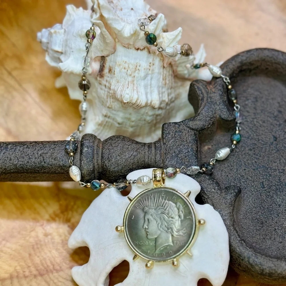 Statement piece Coin Beaded Necklace - Picture 2 of 2